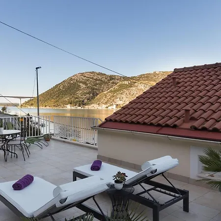 アパート Cetinic